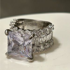 Gorgeous Lab Created 8 CT Center Stone Ring  sz 6 but band is thick fits like 5